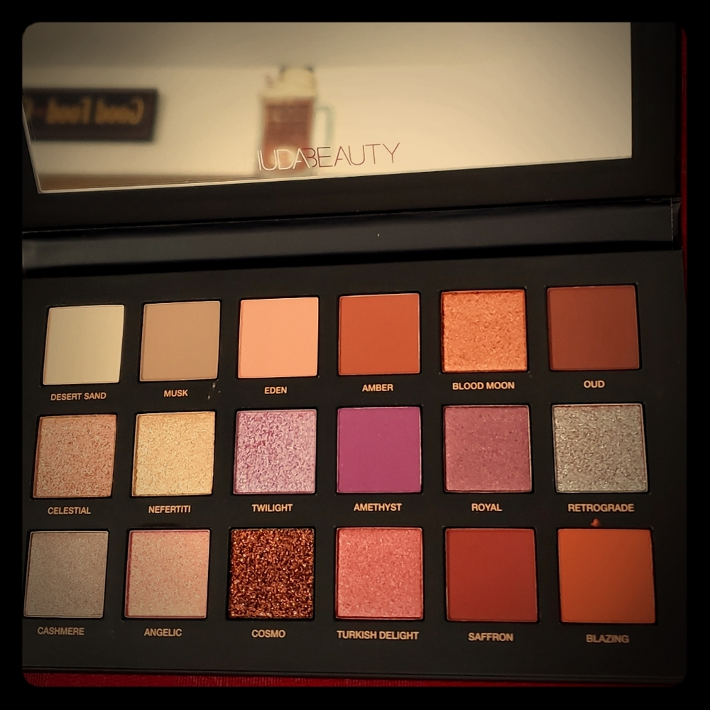 Hudabeauty  eye pallete